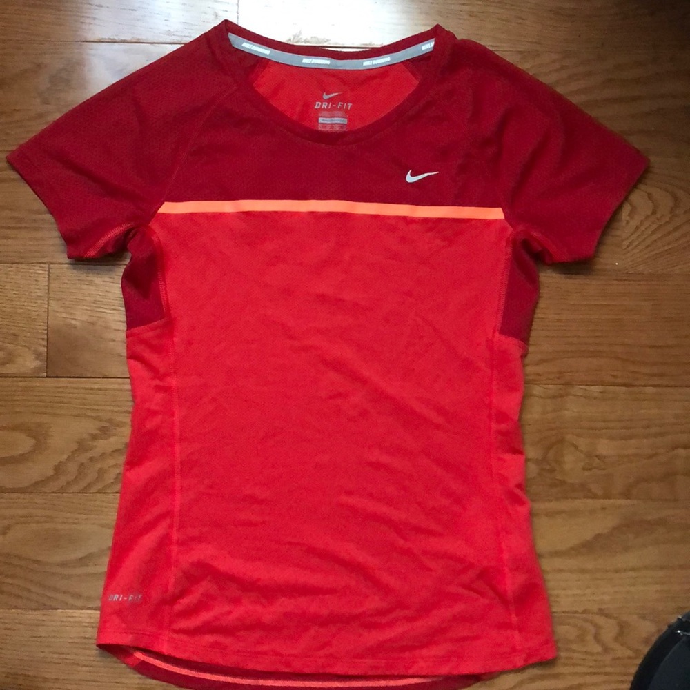 Nike workout top